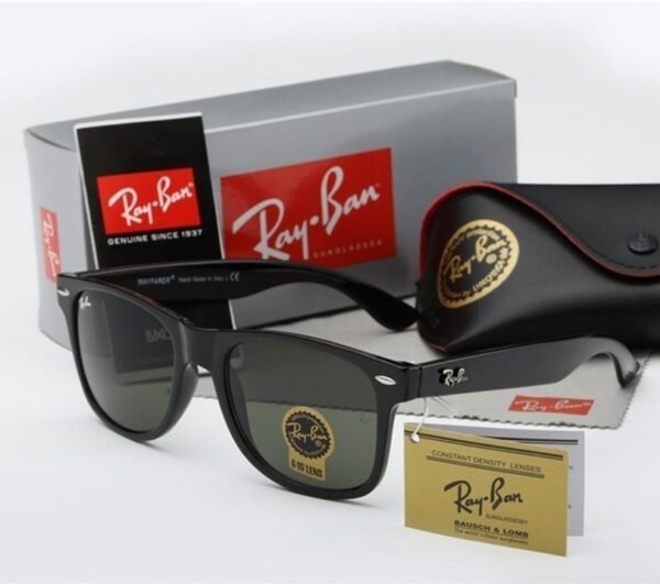 Ray-Ban Wayfarer Black Frame Classic Sunglasses